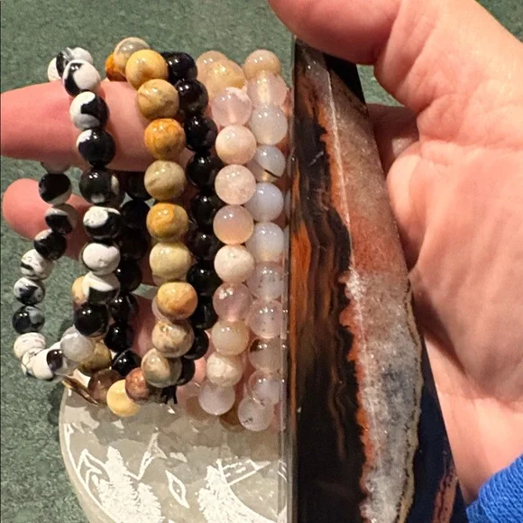 Agate bracelets & obelisk bundle - Picture 7 of 7